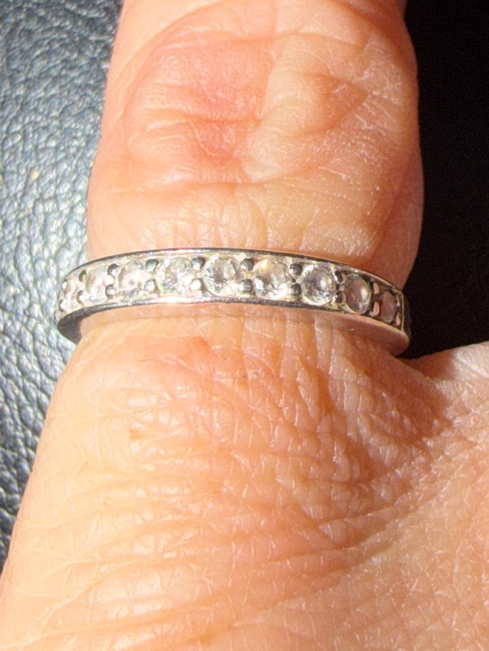 Sterling Silver Channel-set Eternity Band Ring stamped 925 DL size 5